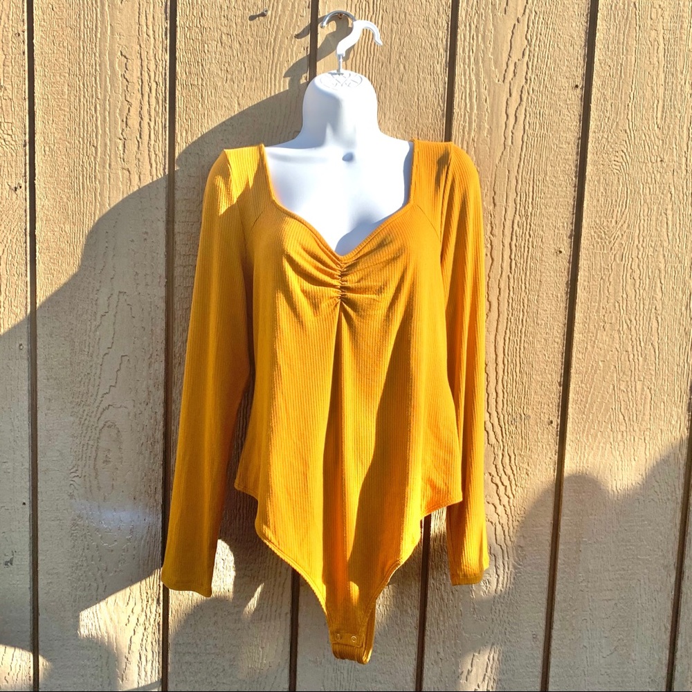 NWT Banana Republic Gold Mustard Bodysuit XL - Picture 2 of 6